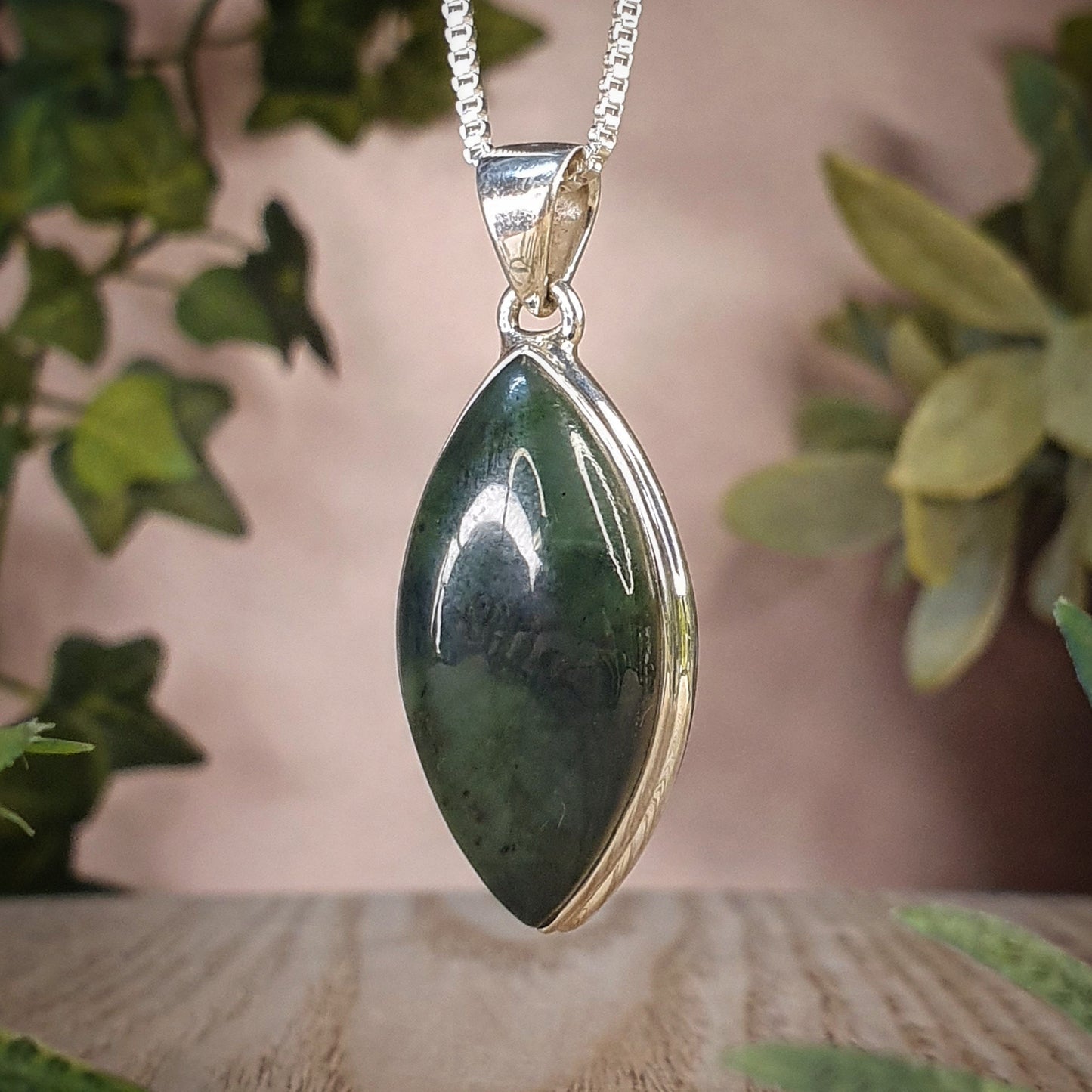 Nephrite Jade Pendant (mx417)