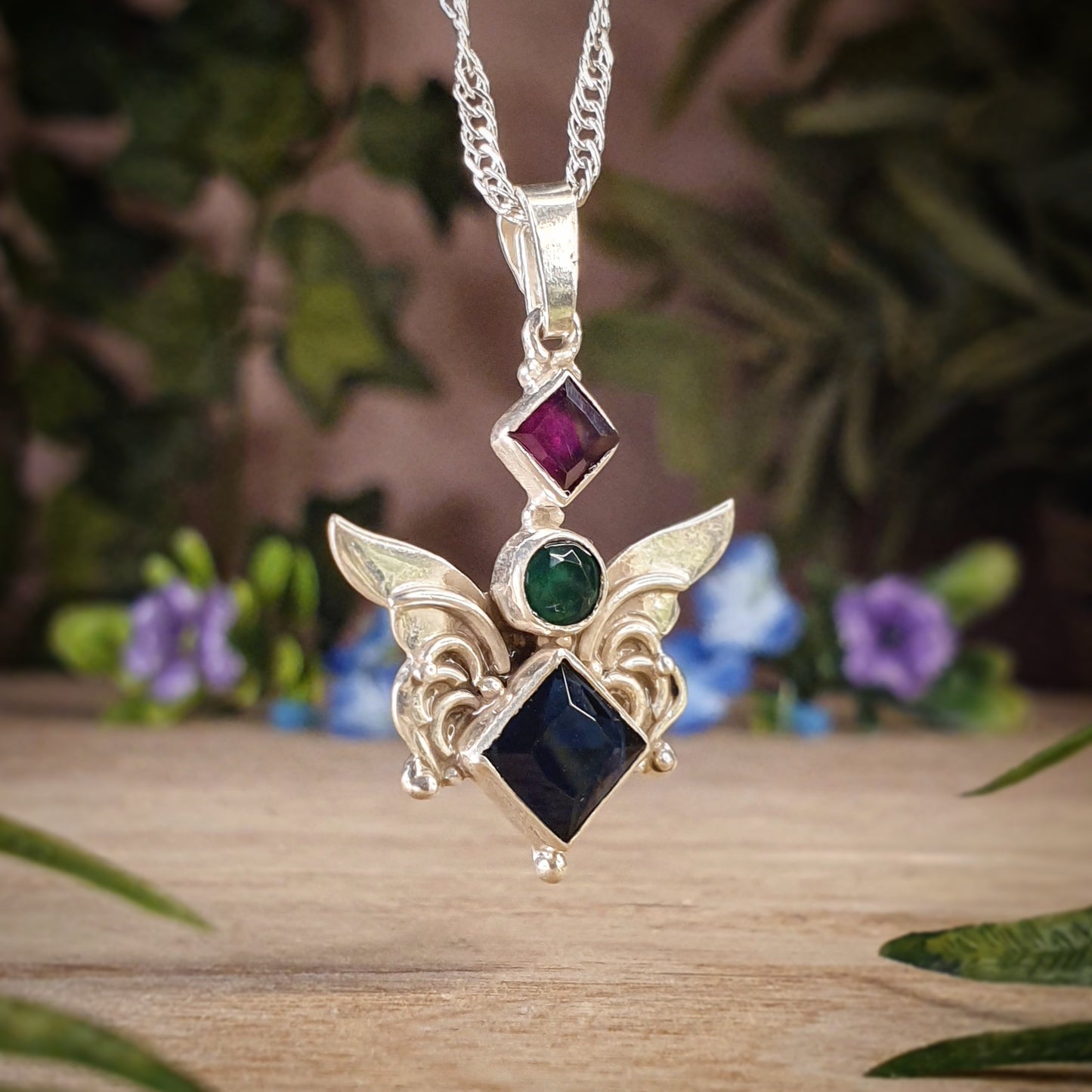 Sapphire, Emerald and Ruby Pendant (mx561)