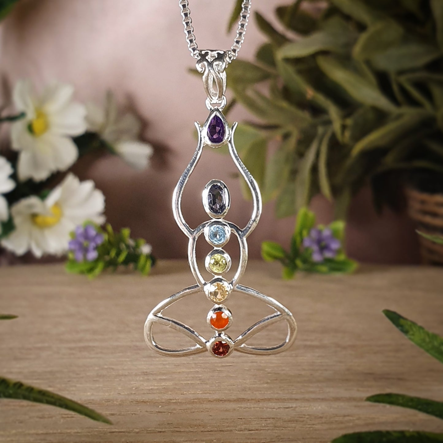 Chakra Meditation Pendant (mx569)