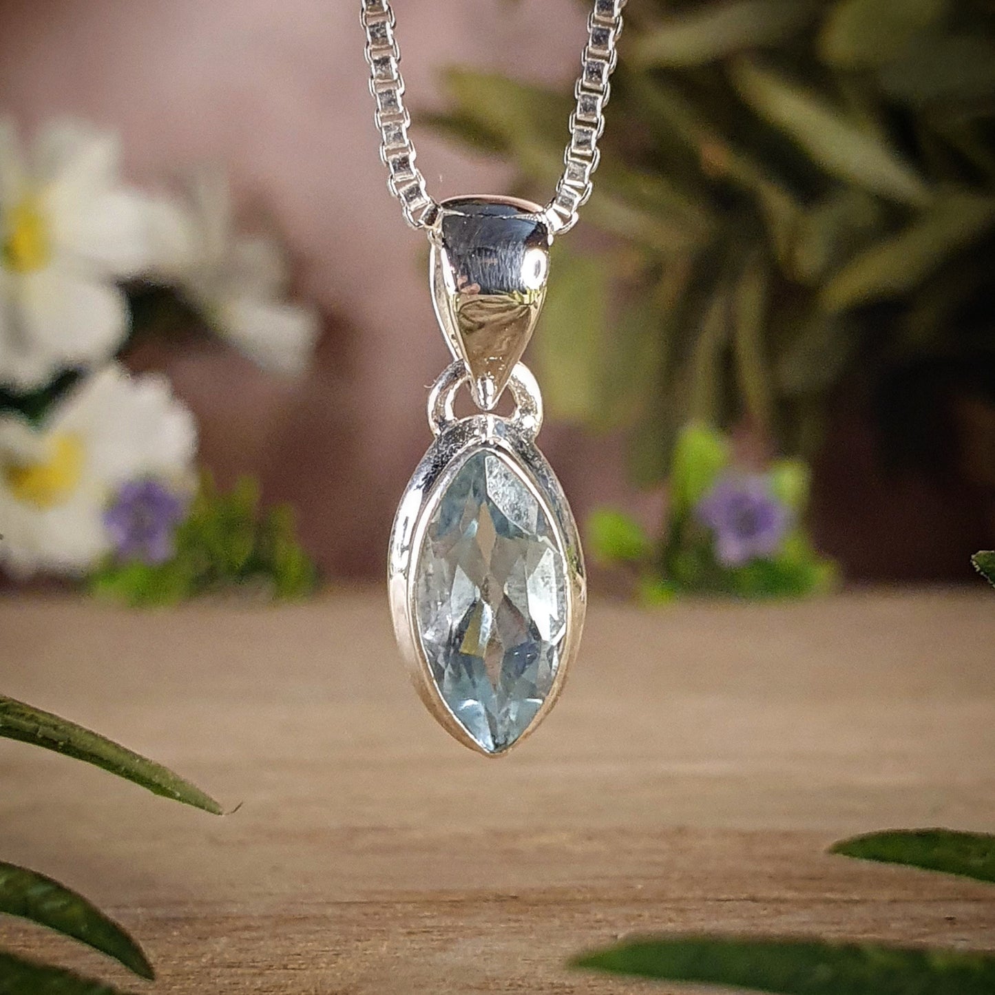 Blue Topaz Pendant (mx570)