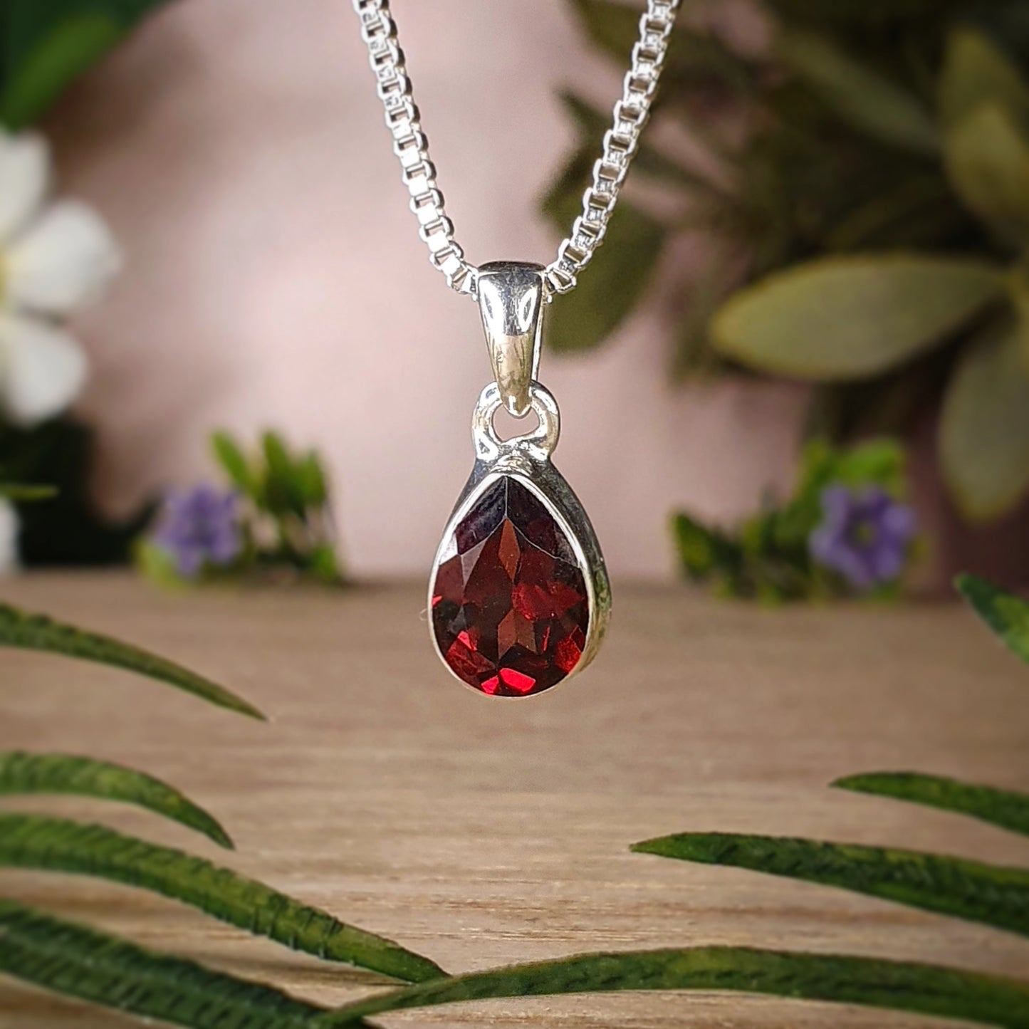 Garnet Pendant (mx665)