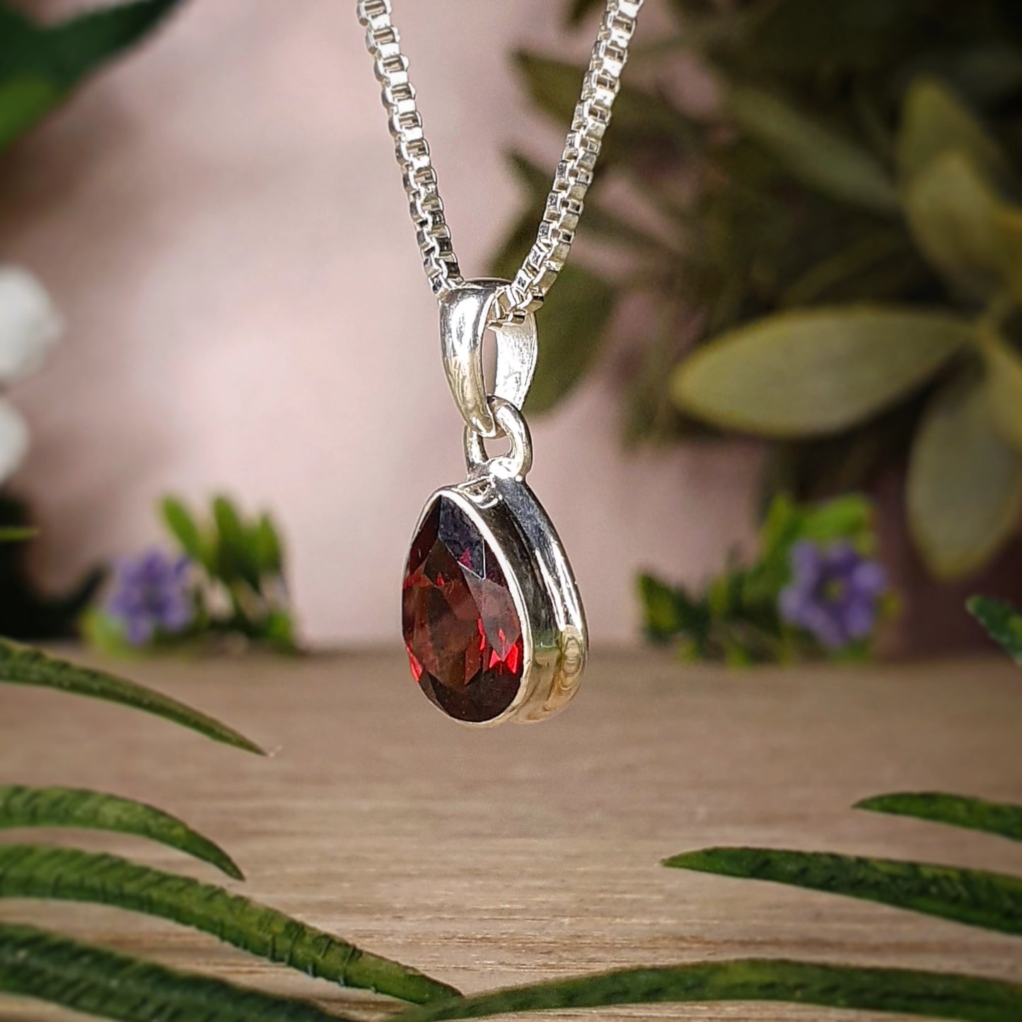 Garnet Pendant (mx665)