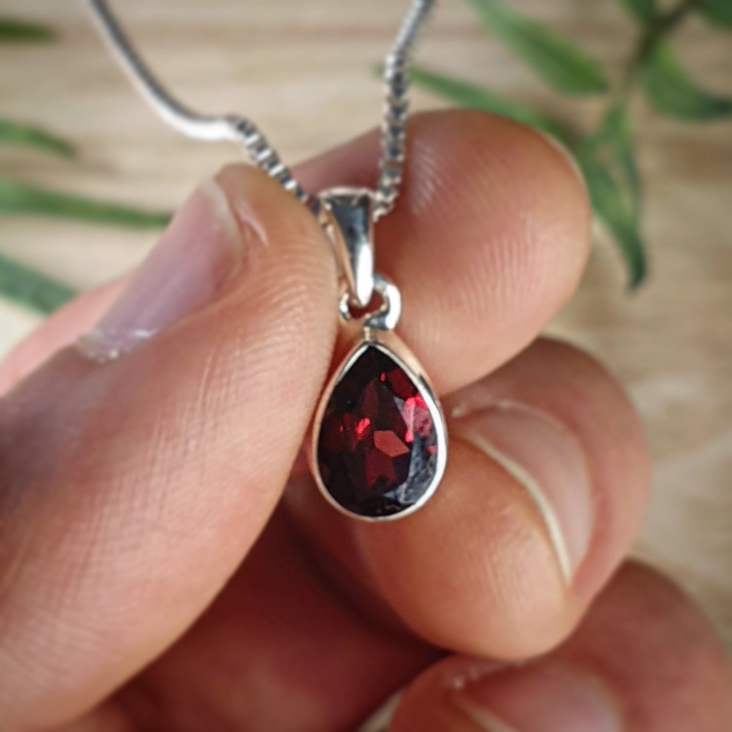 Garnet Pendant (mx665)