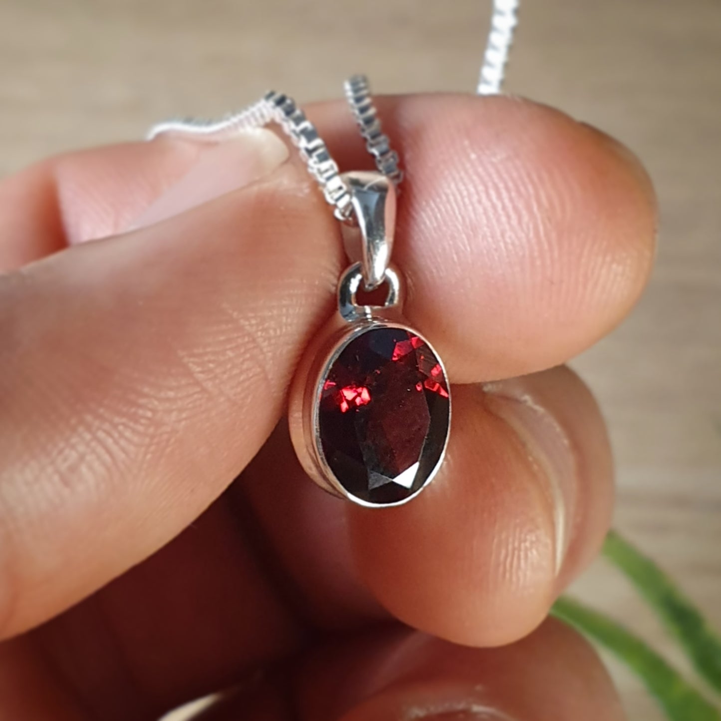 Garnet Pendant (mx767)