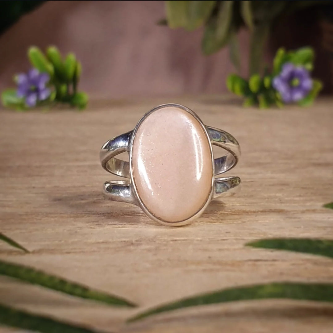 Peach Moonstone Ring - Size 10 (mx855)