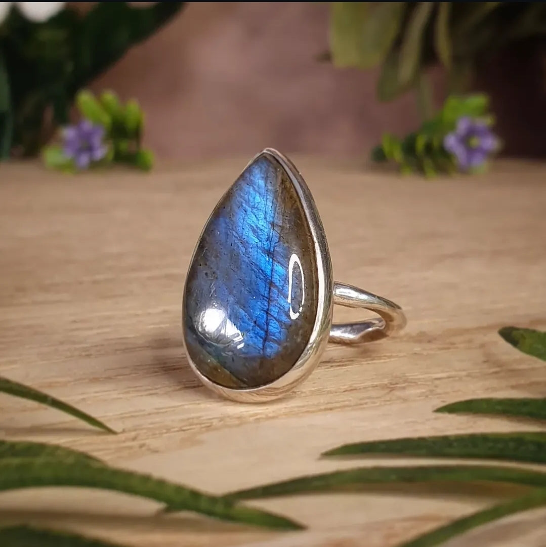 Labradorite Ring - Size 8 (mx854)