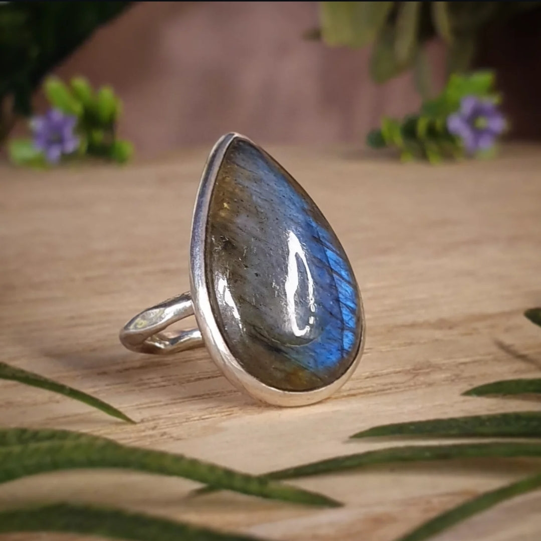 Labradorite Ring - Size 8 (mx854)