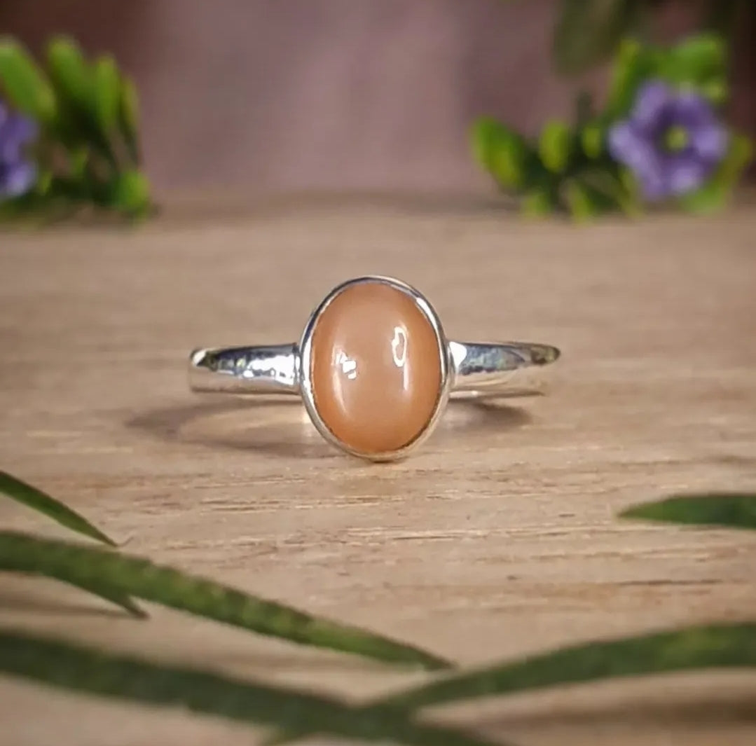 Peach Moonstone Ring - Size 8.5 (mx791)